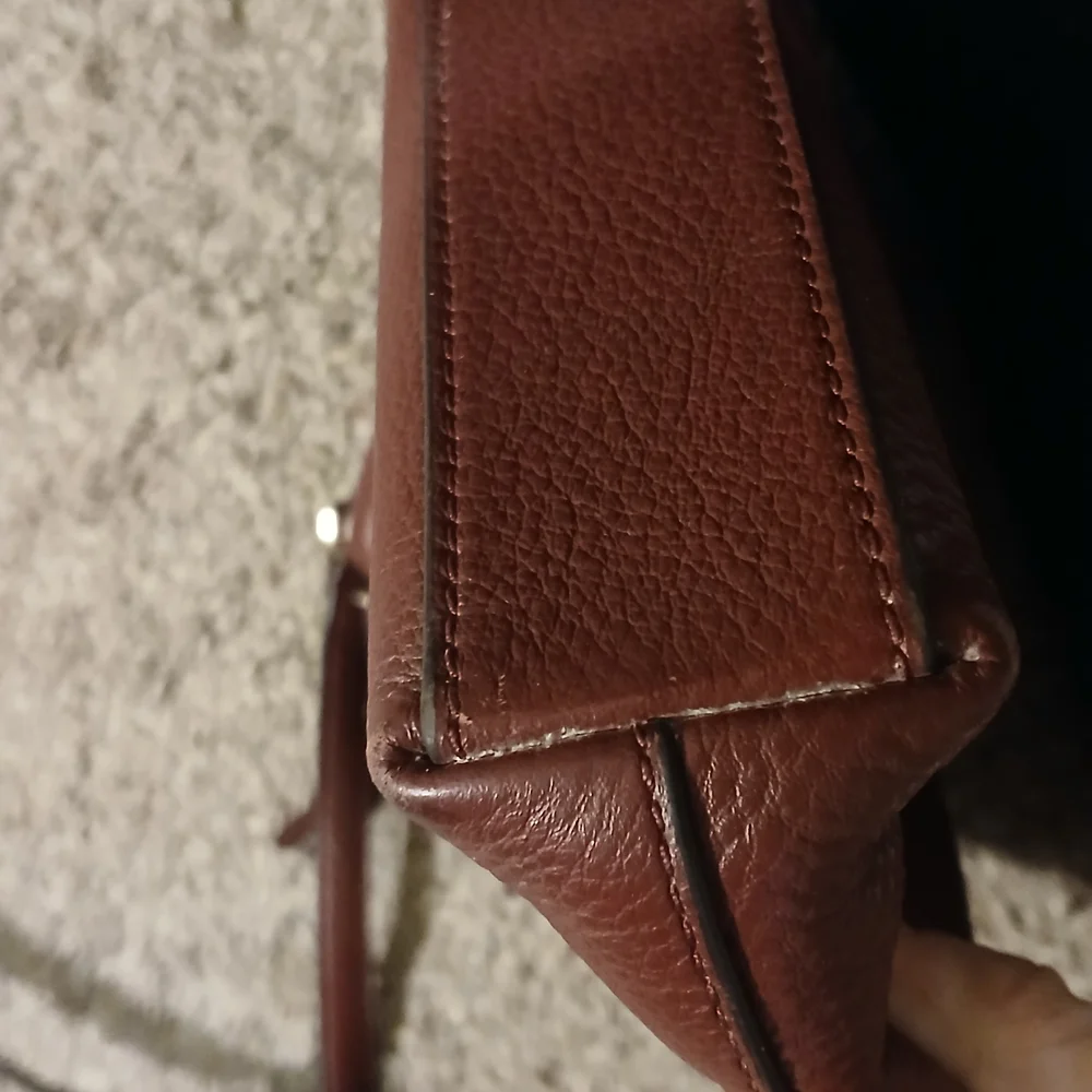 Kate Spade New York Burgundy Brown Pebbled Leather Crossbody Purse Zip Top Bag - Picture 5 of 8